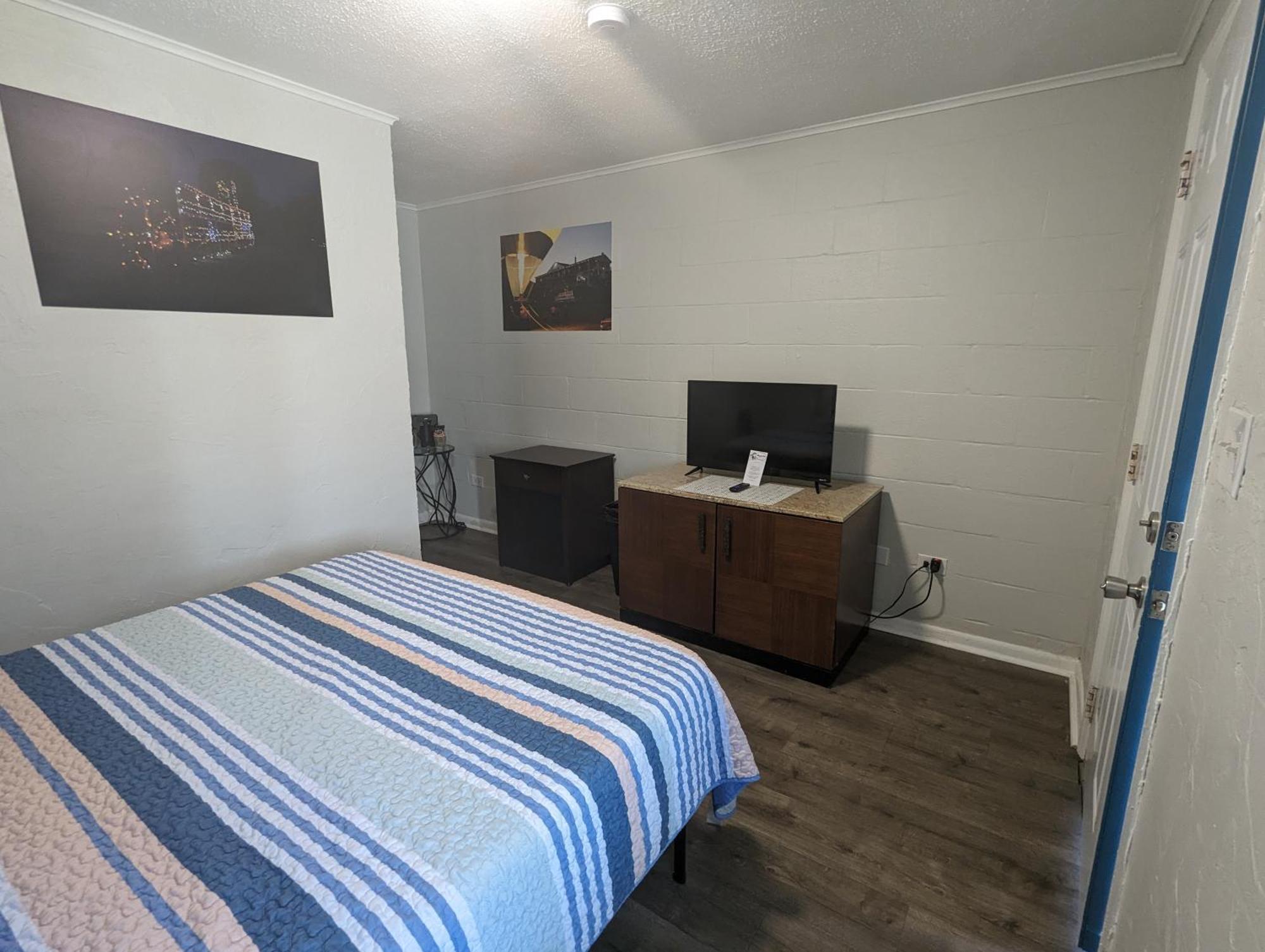 Riverboat Inn & Suites Madison Esterno foto