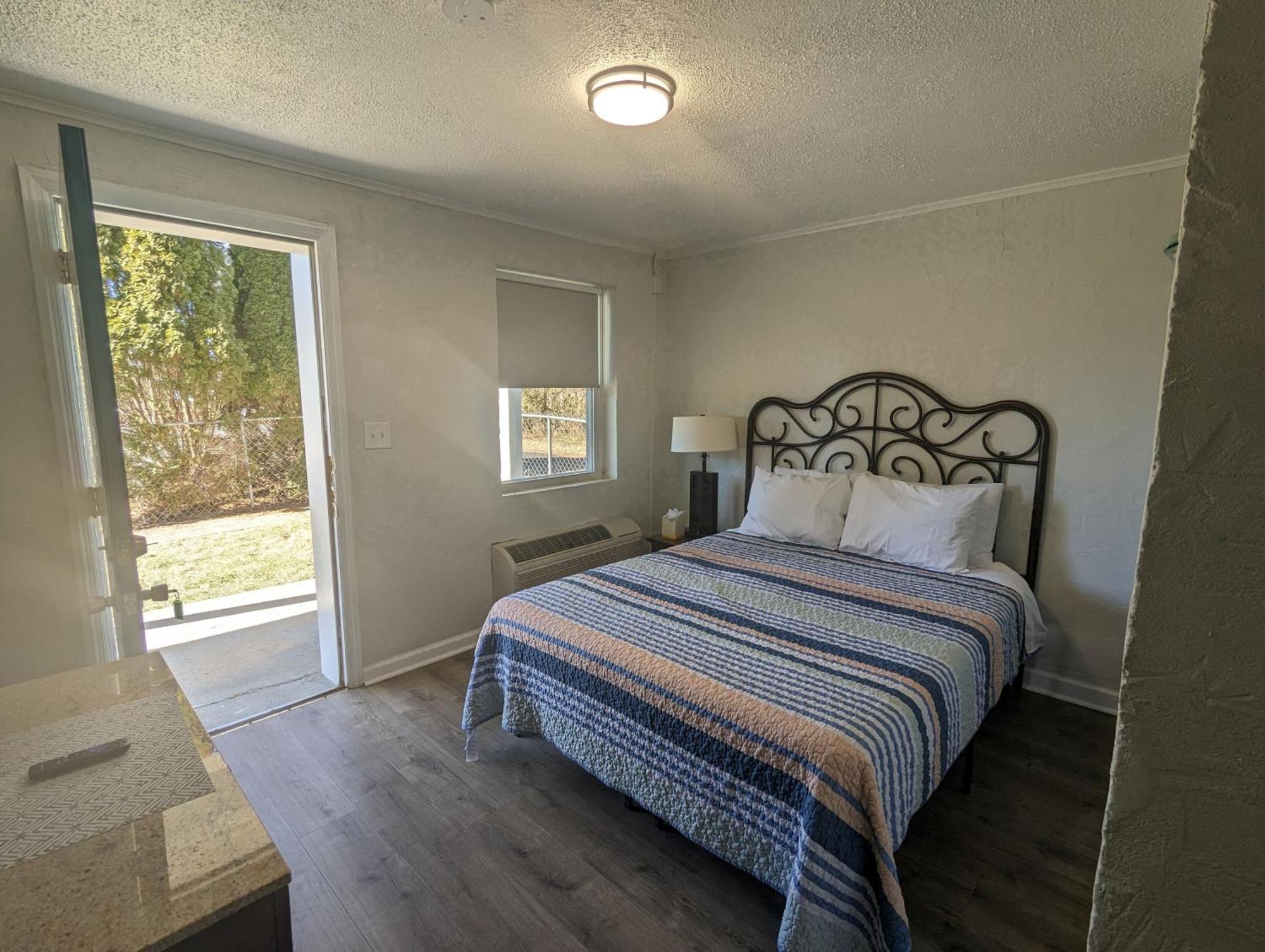 Riverboat Inn & Suites Madison Esterno foto
